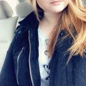 Meet your Posher, Adrianna